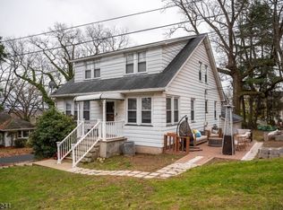 20 Summit Ave, Hawthorne, NJ 07506