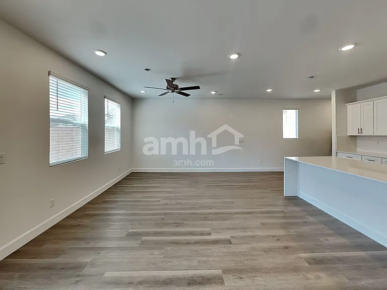 6459 Rush Ave — Photo 6