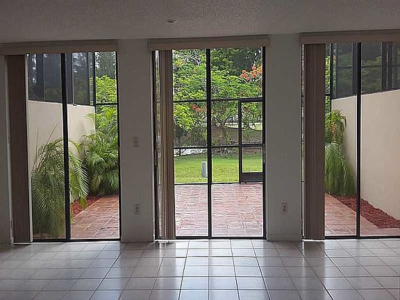 4th image of 3764 Estepona Ave