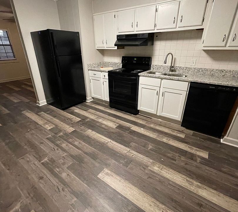 1st image of 406-408 N Rogers St #406-B