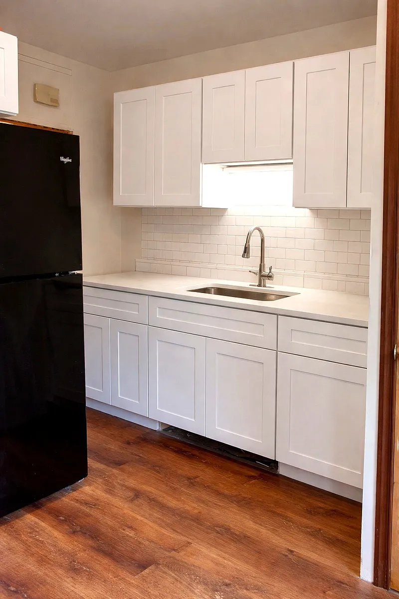Building Photo - 748 S Hall St #1