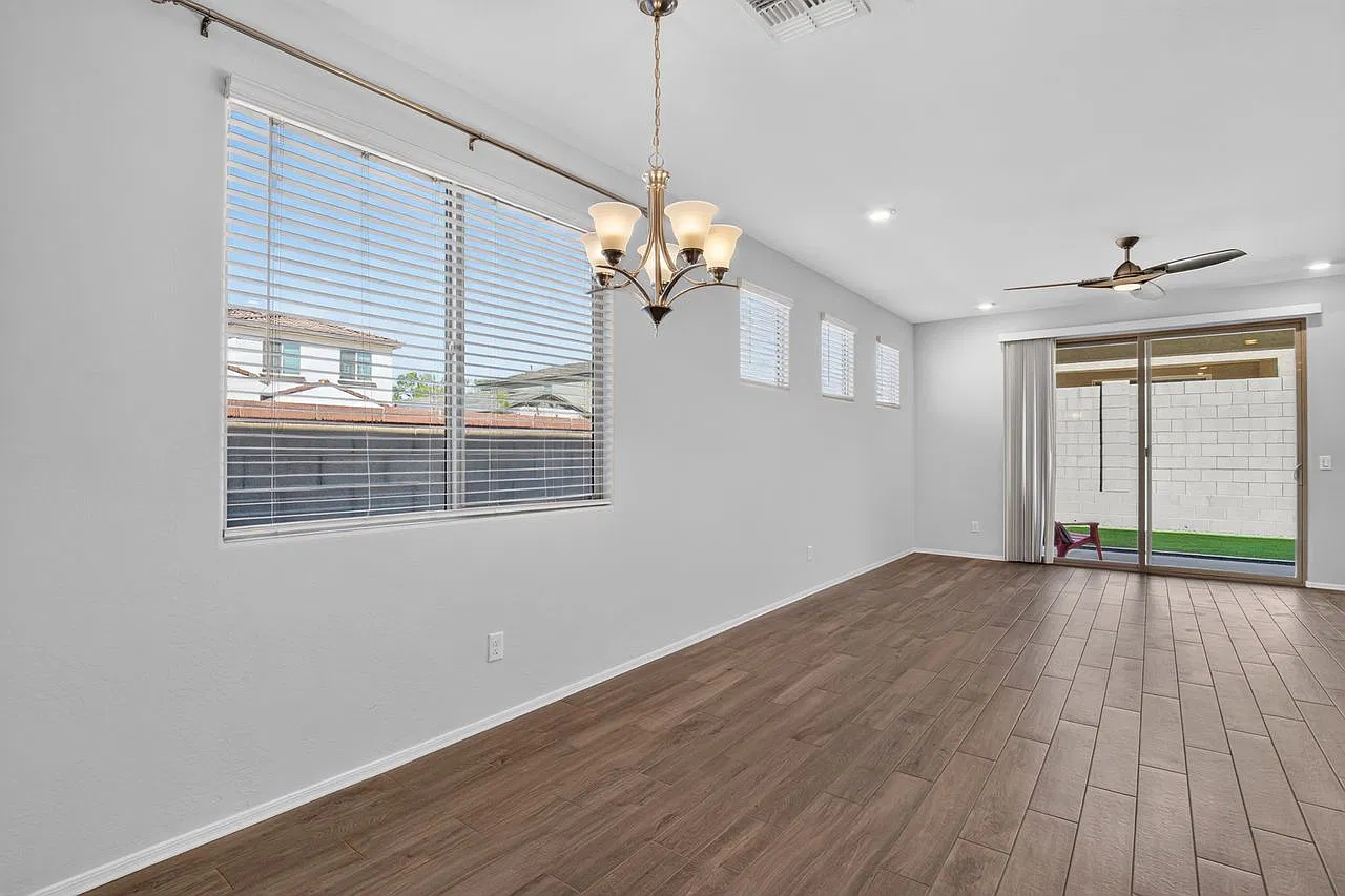 14664 W Valentine St — Photo 3