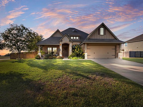 4th image of 1701 Stone Ridge Dr
