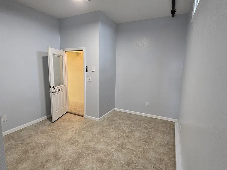 657 W Main St #2 — Photo 8