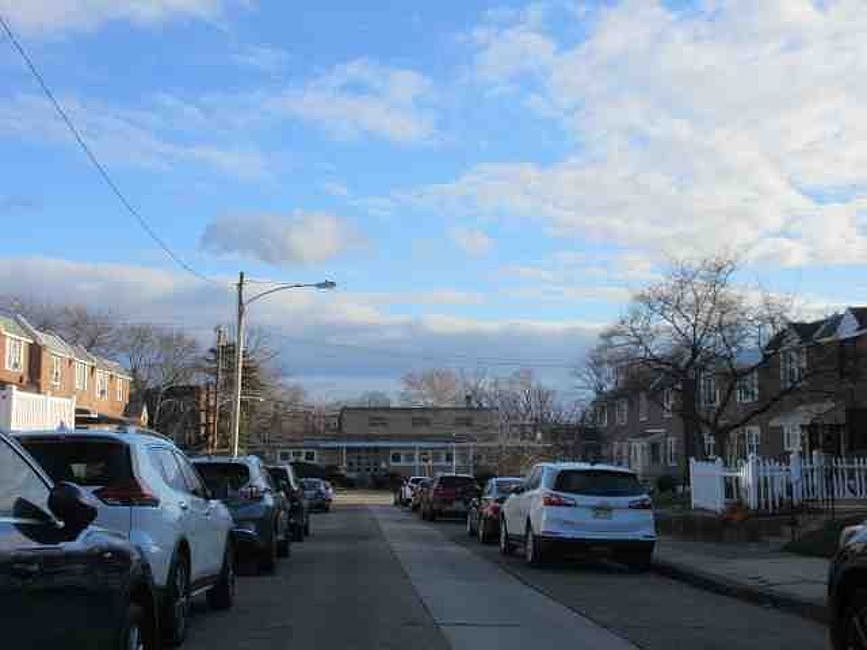2nd image of 1629 Pennington Rd