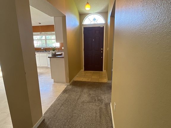 1323 Jeffrine Dr - Entry_09132024