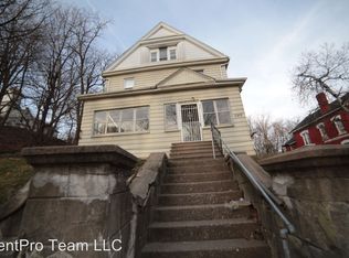 849 15th St APT 2, Moline, IL 61265