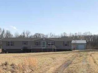 5394 Poplar Sprgs Barg Rd, Lexington, TN 38351