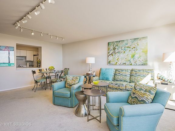 3rd image of 2500 N Lakeview Ave APT 1004