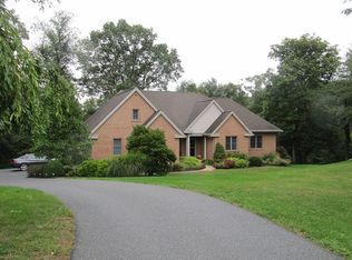 23 Oak Glen Dr, Pequea, PA 17565