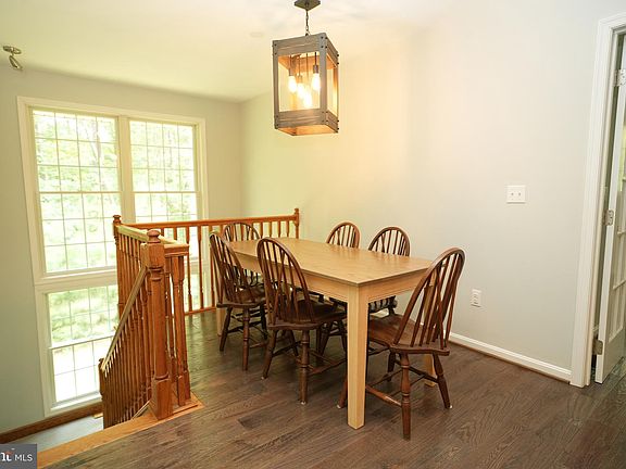 5th image of 23044 Hopton Ln