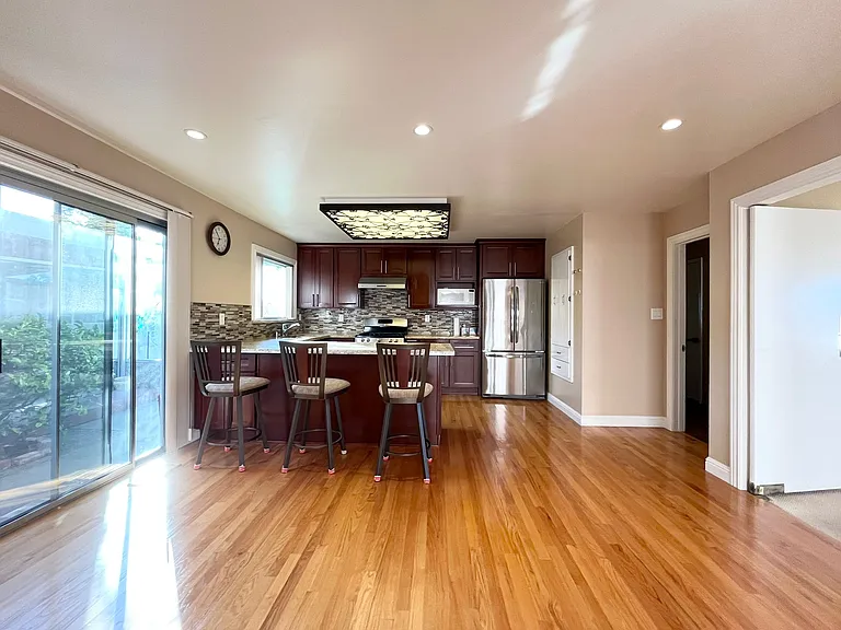 1317 Magnolia Ave — Photo 5