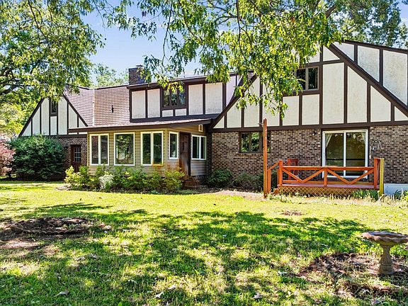 2nd image of 4904 Yaupon Dr.