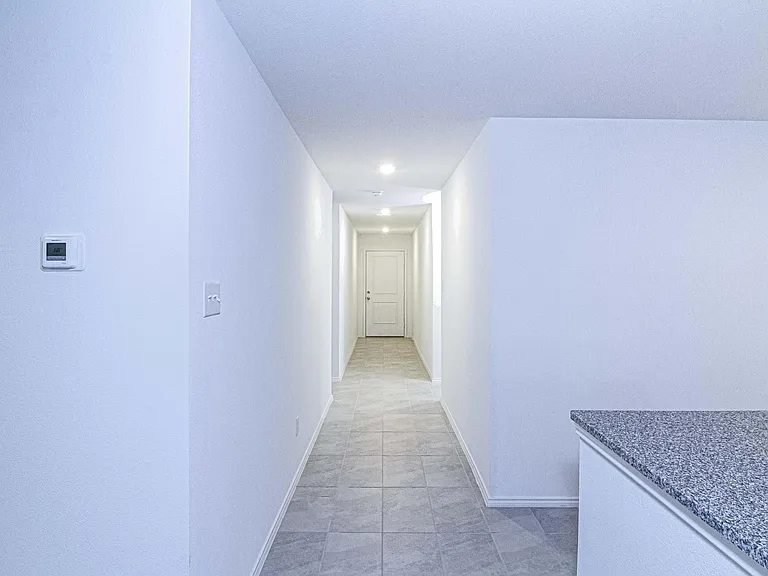 404 Dewberry St — Photo 4