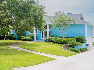 213 W Canal Ave, Sunset Beach, NC 28468
