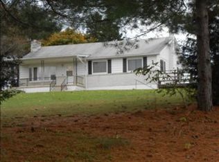 947 Oak Grove Rd, Pine Grove, PA 17963