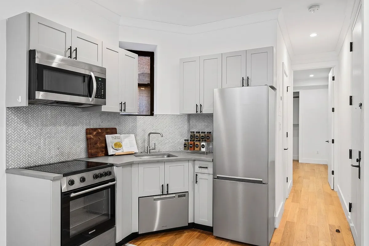 Building Photo - 1288 1st Ave #4FN