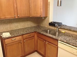 3rd image of 915 N Sterling Ave #118