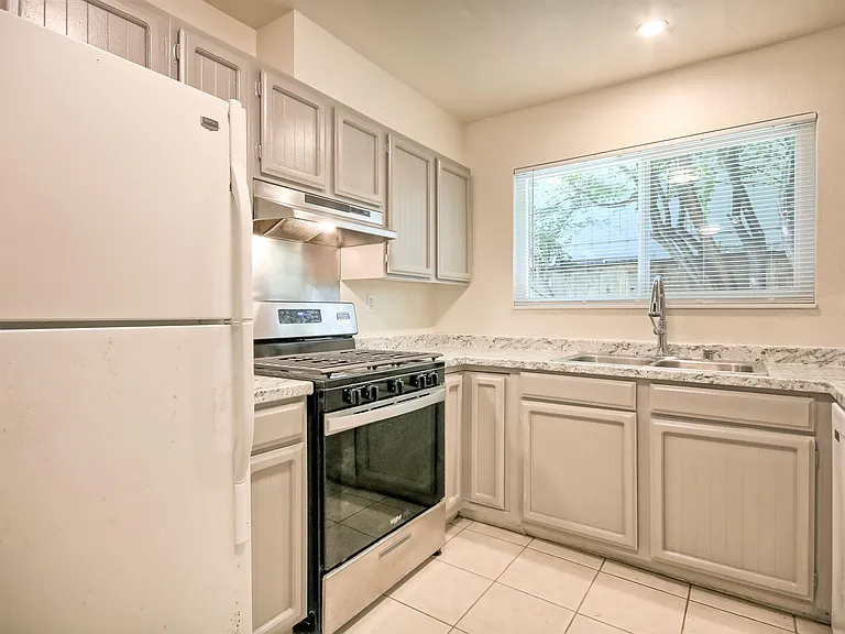 127 Walti St — Photo 33