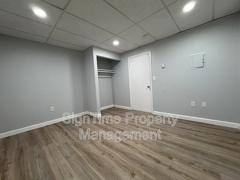 229 N Jonathan St #202 — Photo 7