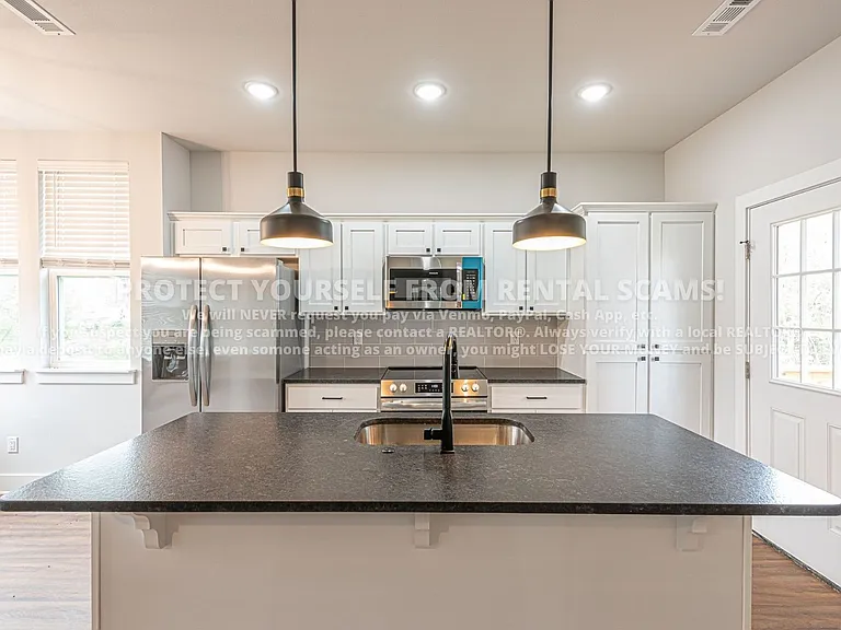 1047 S Laramie Hts — Photo 4