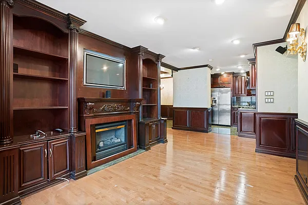 Sold by Douglas Elliman | media 19