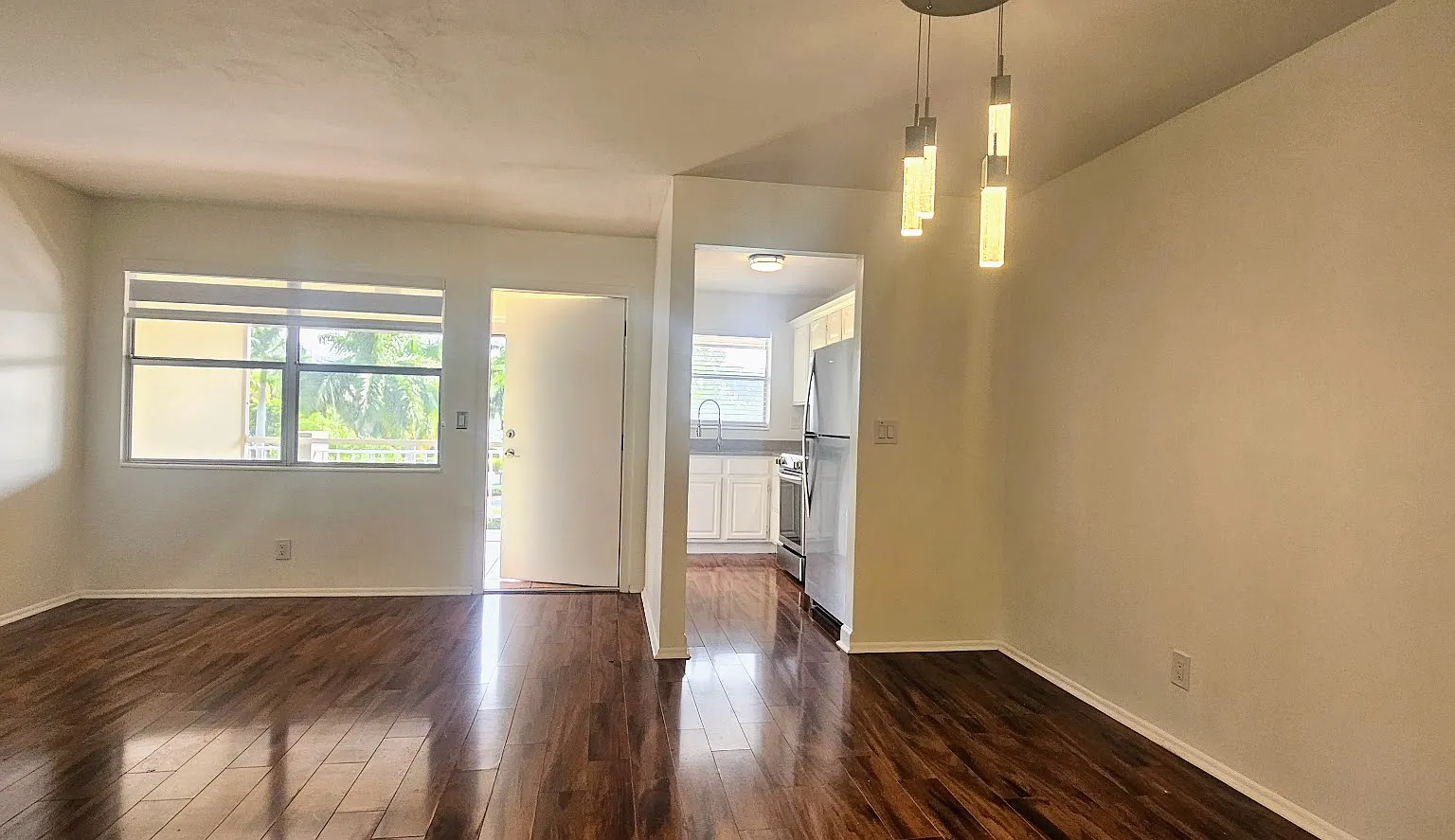 1 bed, 700 sqft, $1,750 — Photo 2