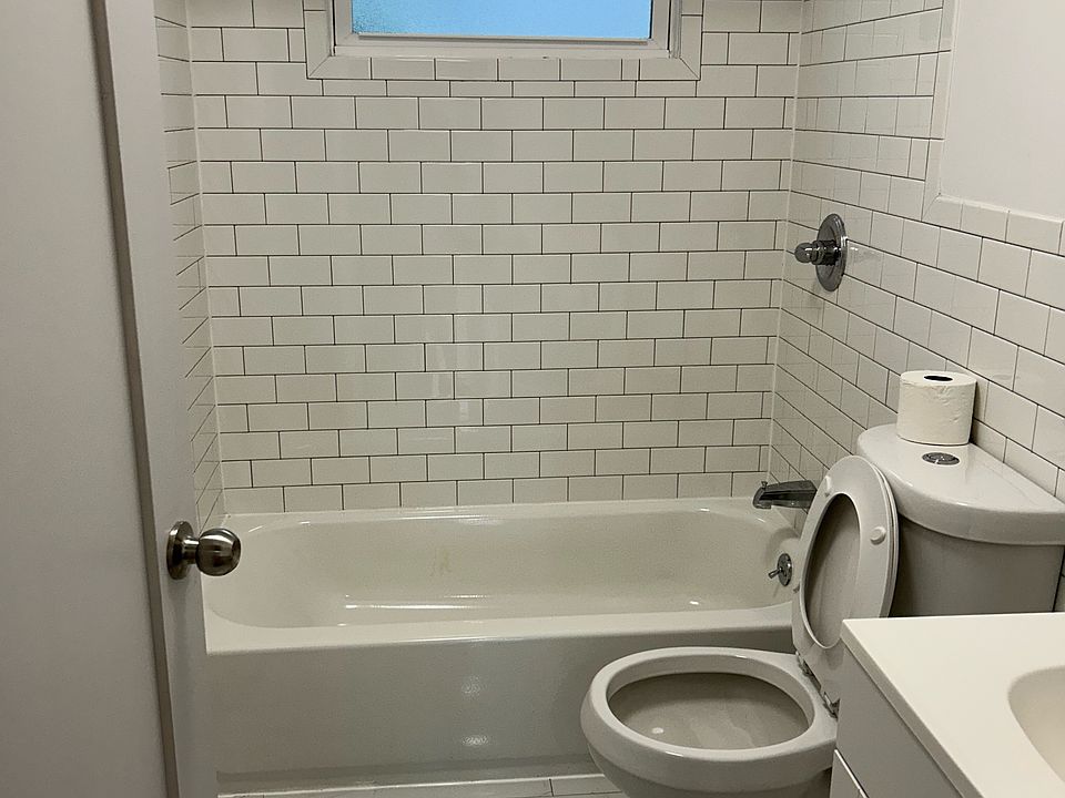 1st image of 194 Freeborn St #3