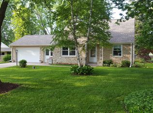 W208N6998 Fillmore Dr, Menomonee Falls, WI 53051