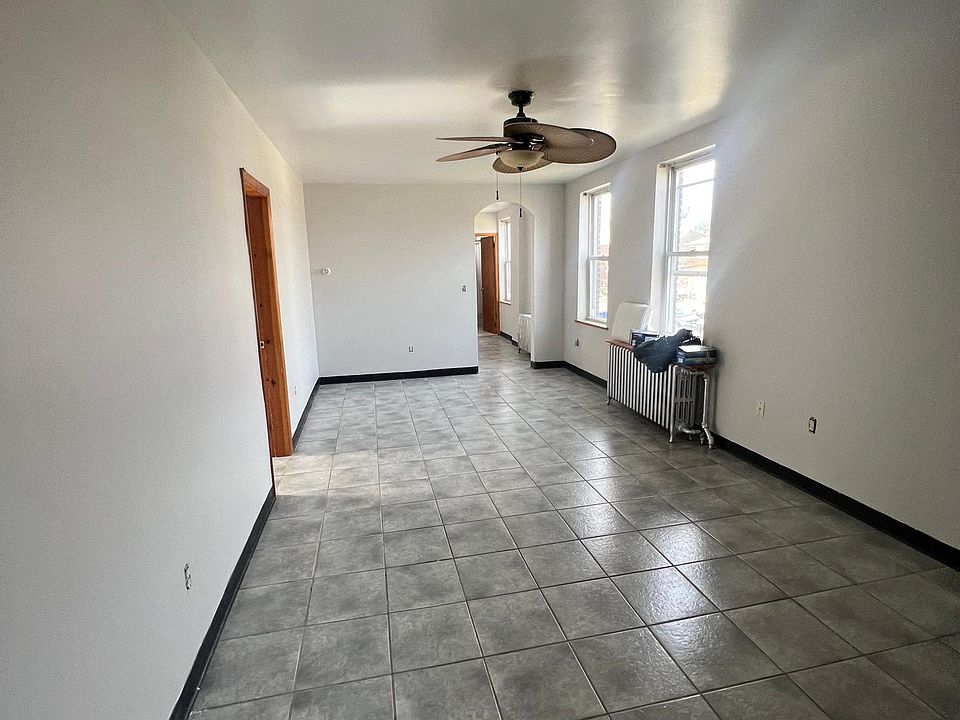 1st image of 82 Fortfield Ave Floor 2