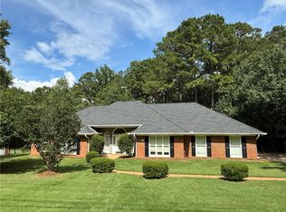 616 Little Creek Rd, Auburn, AL 36832