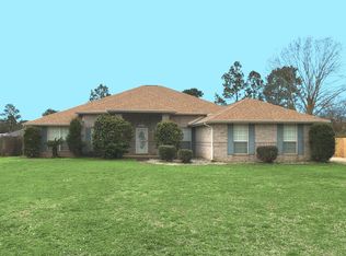 7613 Woodmont St, Navarre, FL 32566