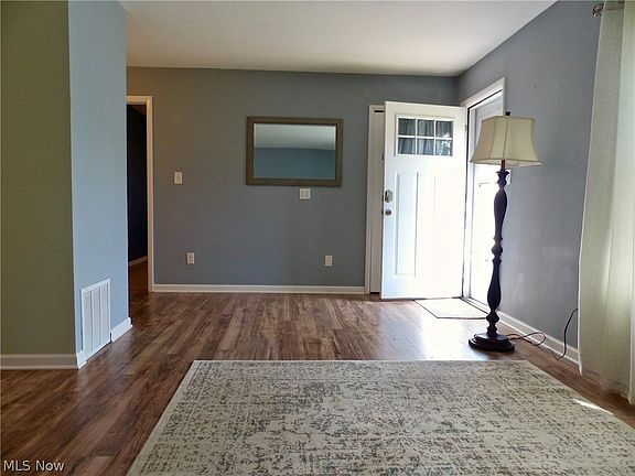 5th image of 6820 Colonial Dr APT A