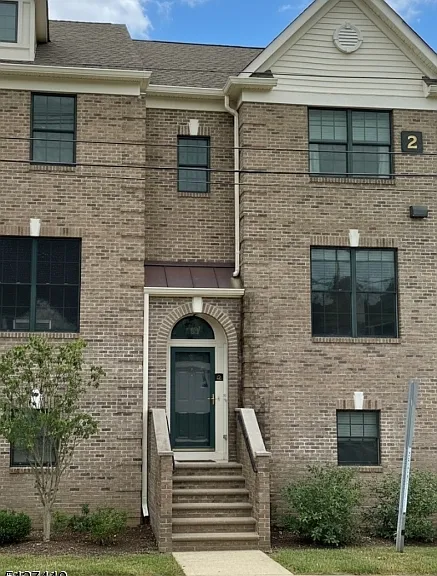 64 Bloomfield Ave — Photo 1