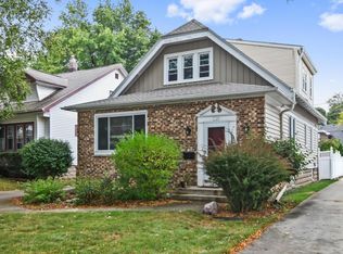 2147 N 71st St, Wauwatosa, WI 53213