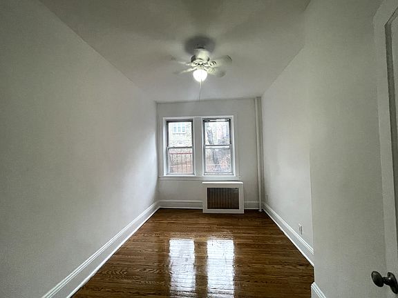 2nd image of 3251 Cambridge Ave #1