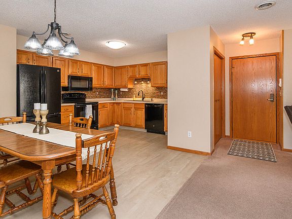 3rd image of 2715 Gateway Ave Unit 2