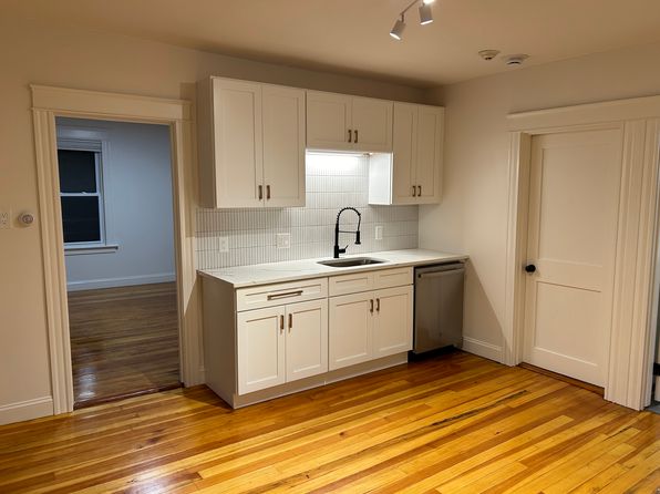 82 Mount Saint Charles Ave #2F