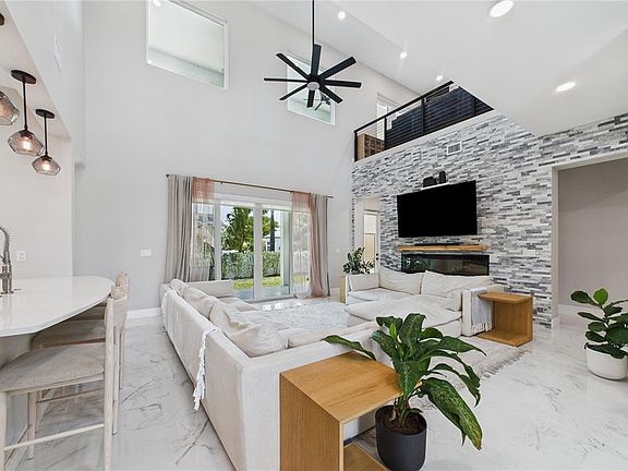 2nd image of 2345 N Riverside Dr