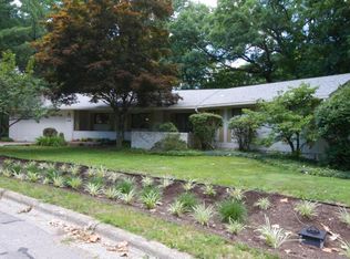 406 Village Dr, Columbus, OH 43214