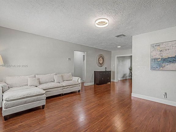 3rd image of 6001 NW 66th Ter