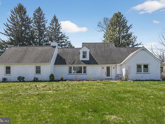 2nd image of 440 Taylor Rd