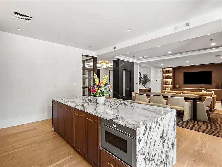 100 Linden St #203 — Photo 26