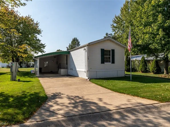13 Trolleyview Ln, Olmsted Falls, OH 44138