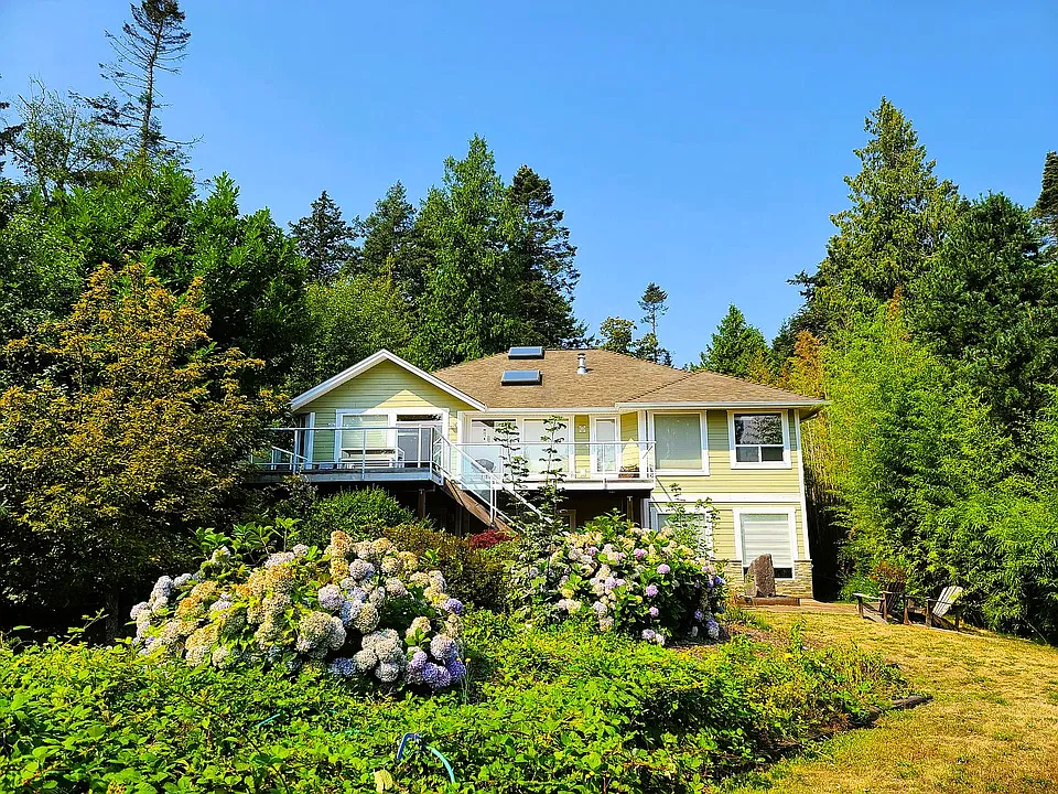 232 Boundary Bay Rd