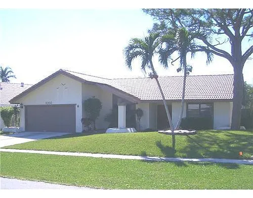 6050 Amberwoods Dr Photo 1