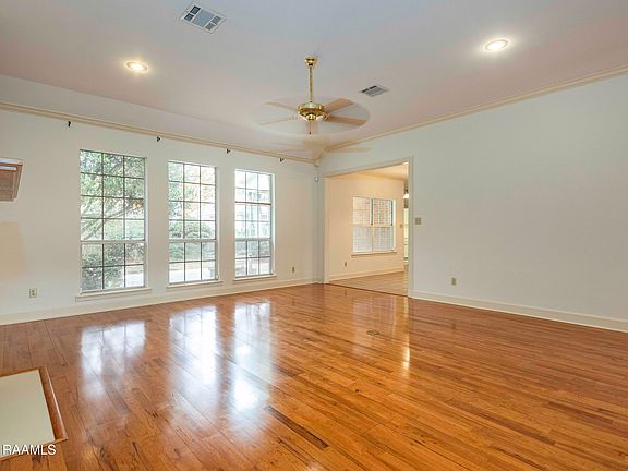 5th image of 212 Aberdeen Dr