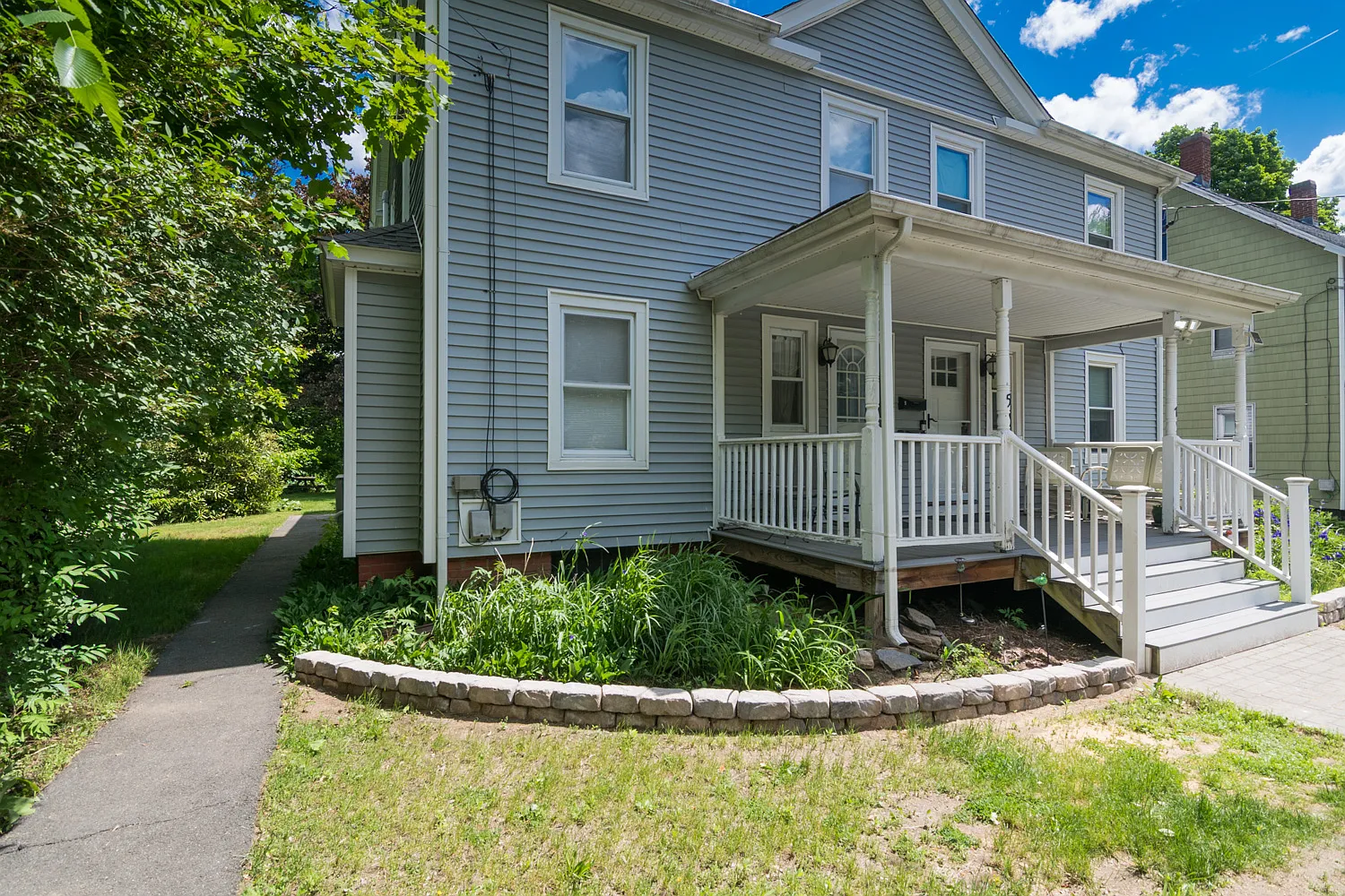 3 bed, 1.5 bath, 1400 sqft, $2,700 — Photo 1