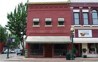 2nd image of 352 Beaver St