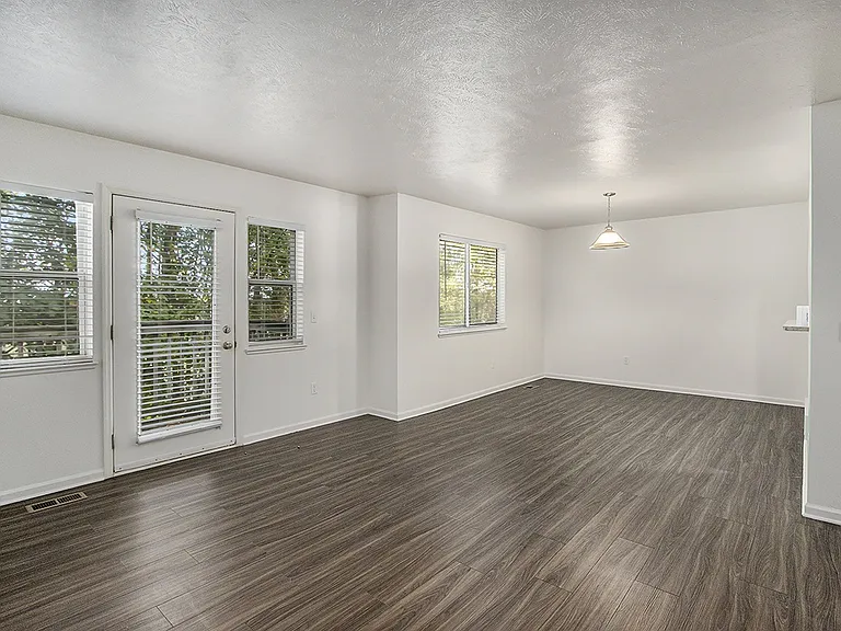 Autumn Lakes Apartments and Townhomes — Photo 87